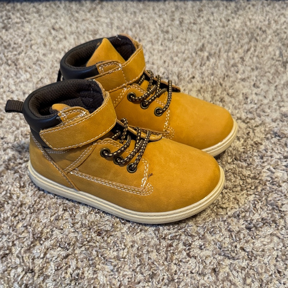 *NEW, NEVER WORN* Max + Jake Tan and Black Adventure Boots